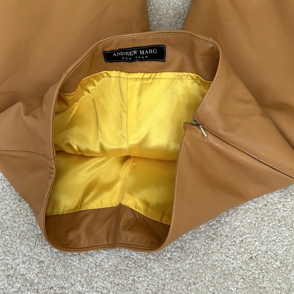 Andrew Marc butterscotch butter soft leather pants. Back hidden zipper, lined - Picture 4 of 7